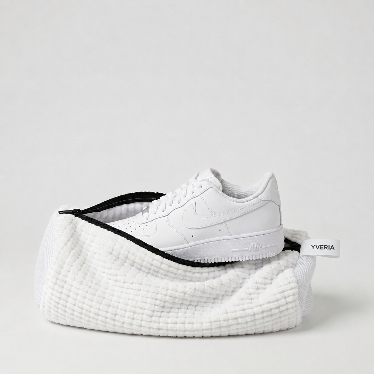 Yveria — Des chaussures propres et sans odeur en 30 minutes chrono